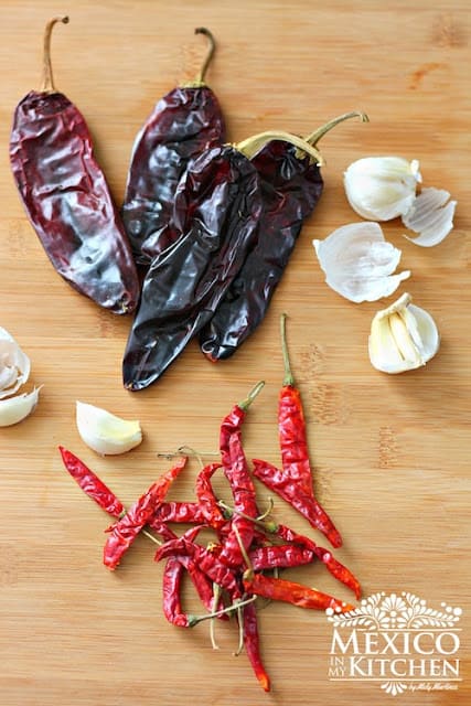 Red Taquería Style Salsa | Ingredients