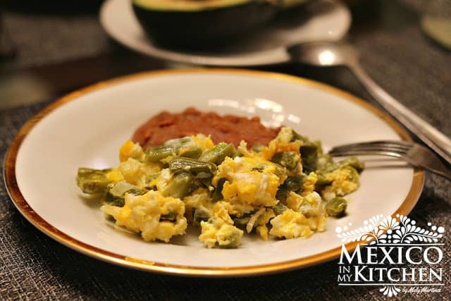 Easy & Quick recipe with Nopales (cactus paddles) Nopales with eggs