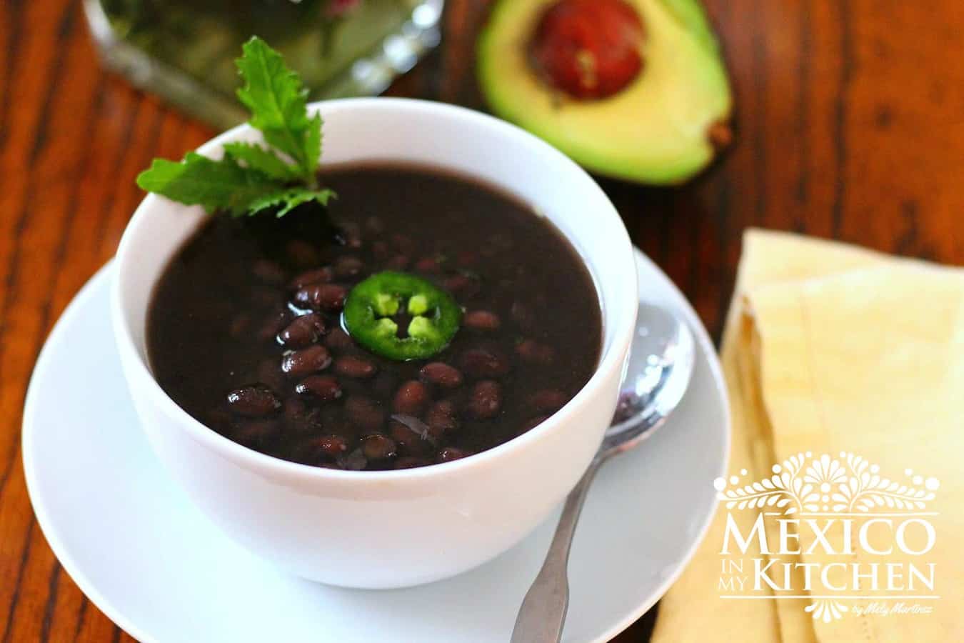 a quick and delicious bowl of Mexican black beans from the pot.