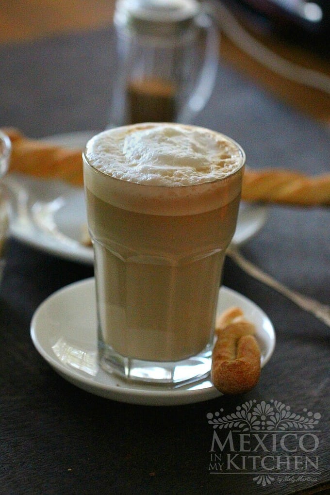coffee with milk recipe -You can enjoy this delightful coffee with milk by mixing steamed milk with a strong hot espresso coffee. Café Lechero a popular beverage at Café La Parroquia, in Veracruz.
