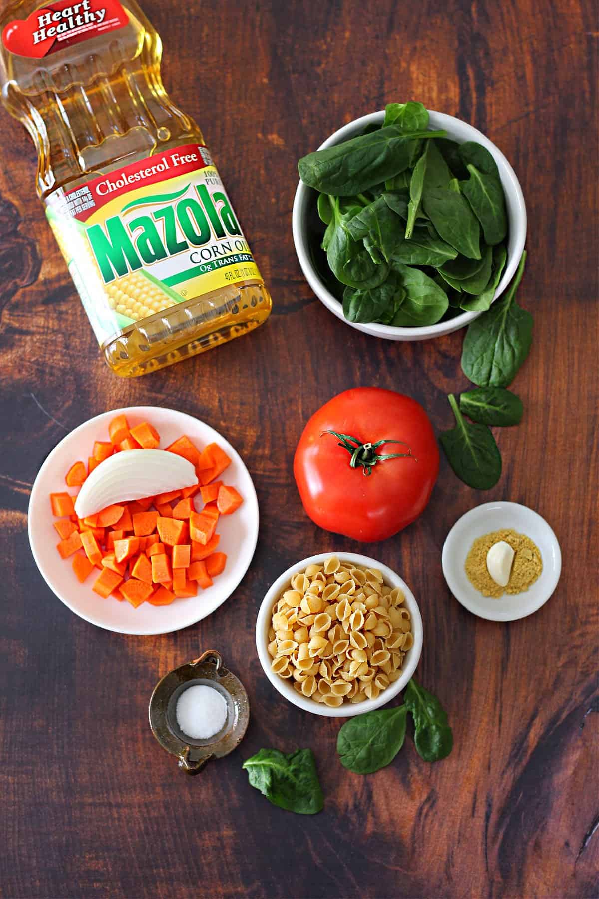 Ingredients to make pasta soup
