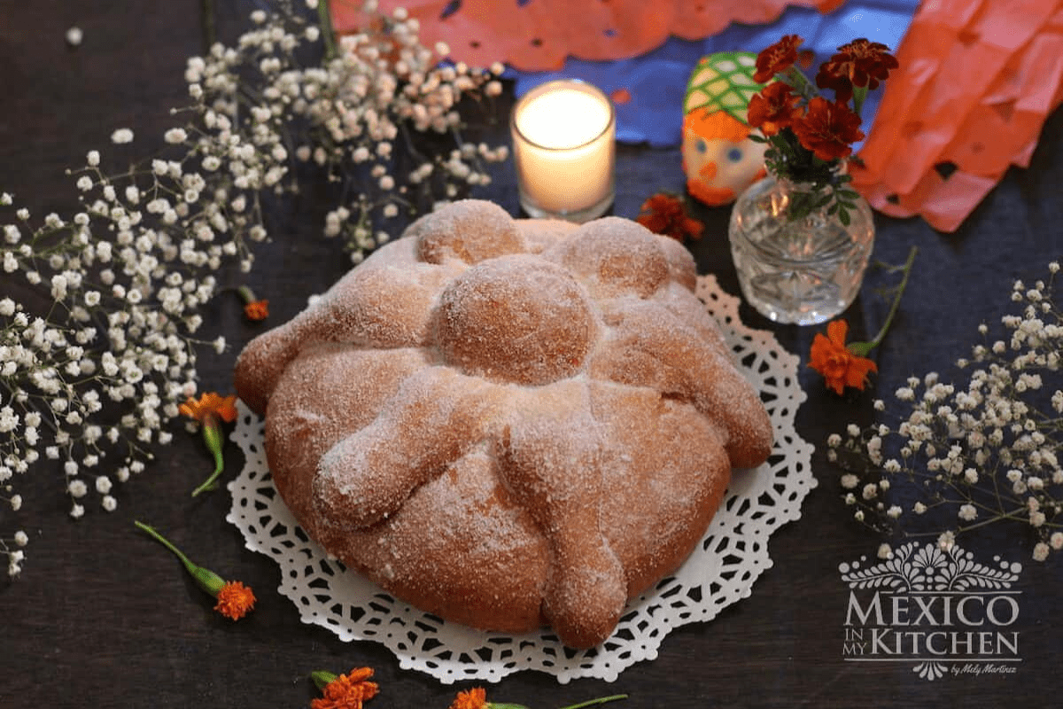 One of the most important offerings is a sweet bread (pan de muerto)