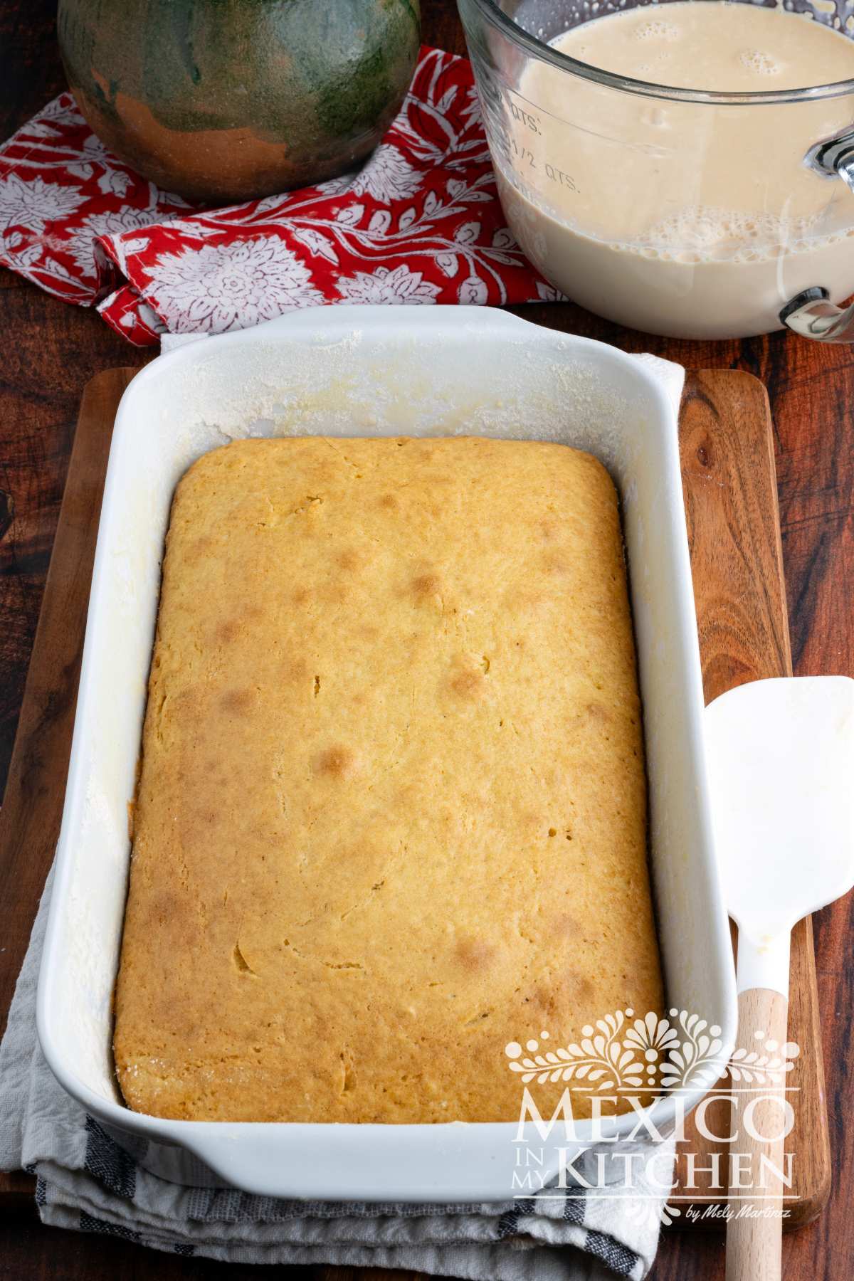 Baked cake in a baking dish.