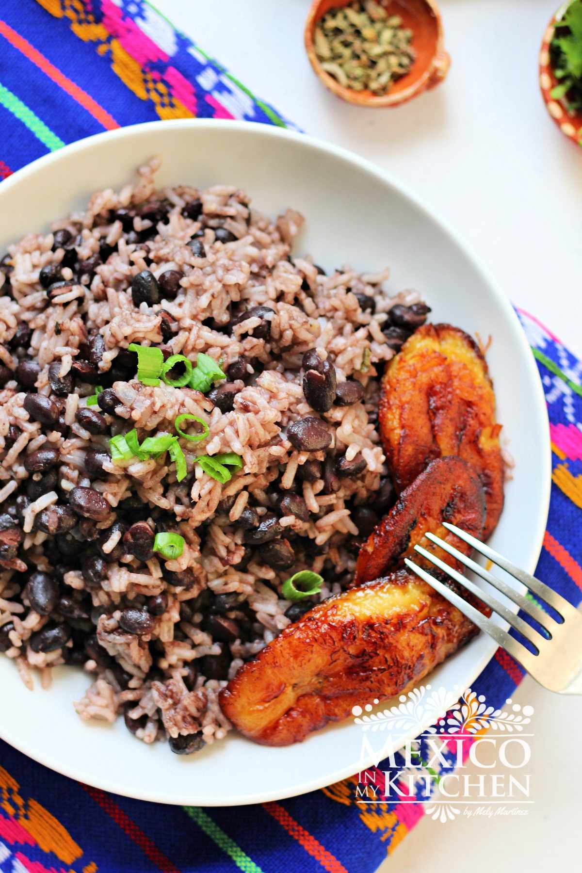 Moros y Cristianos | Black Beans and Rice | Mexican Recipes